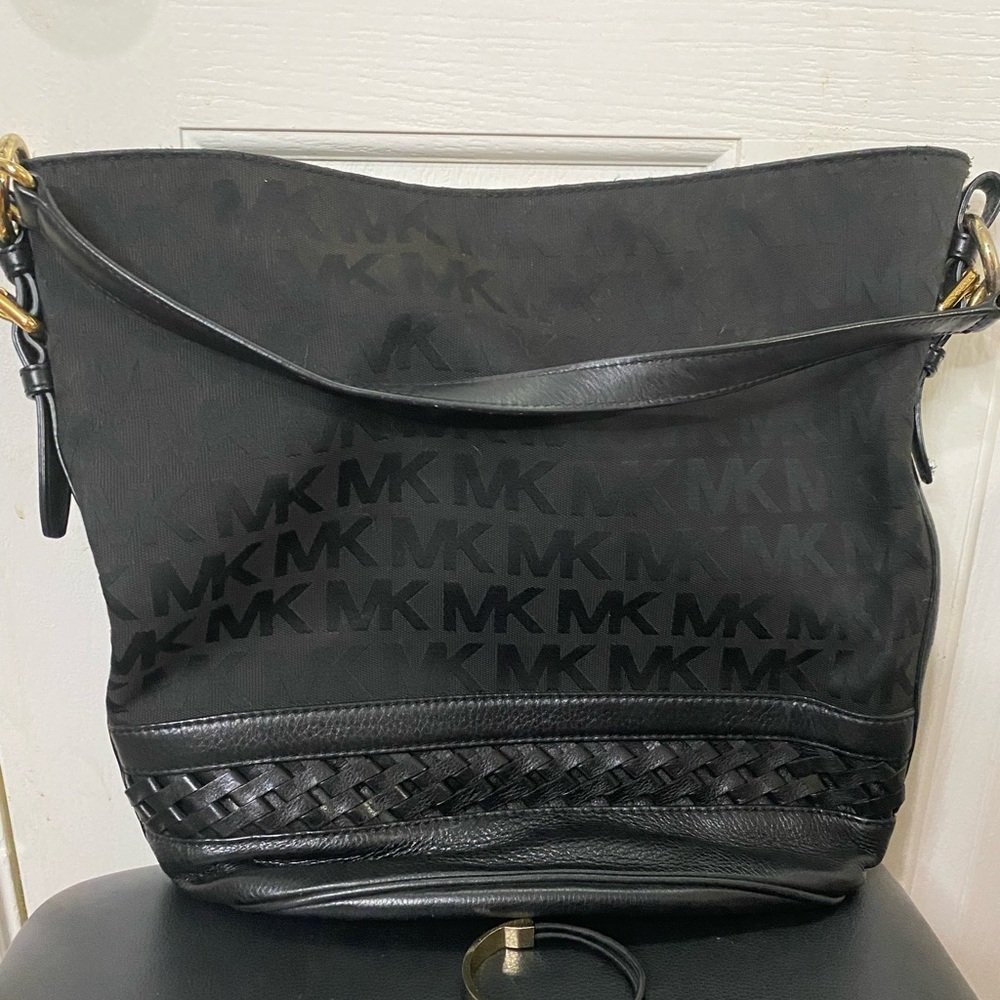 MICHAEL Michael Kors Black Logo Shoulder Bag with free matching bracelet